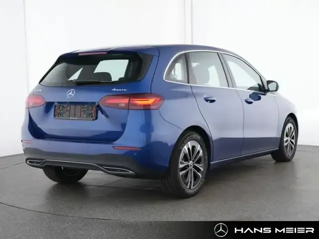 Mercedes-Benz B 220