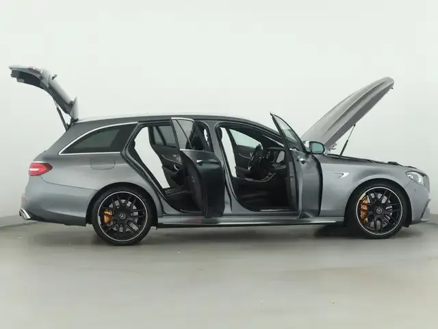Mercedes-Benz E 63 AMG