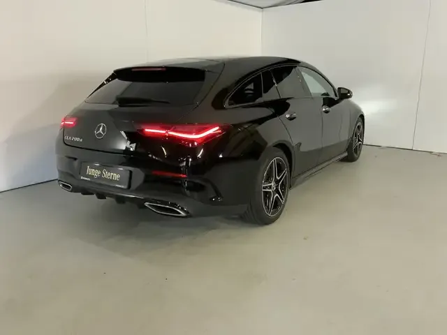 Mercedes-Benz CLA 200