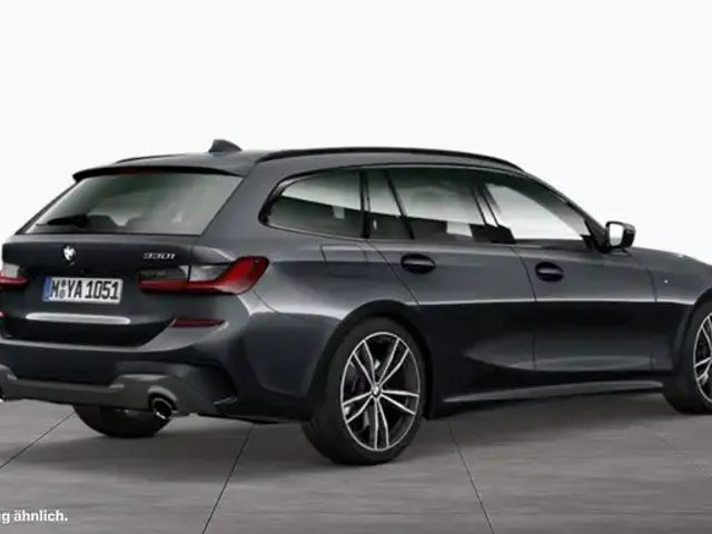 BMW 330