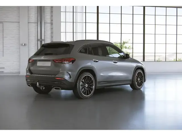 Mercedes-Benz GLA 220