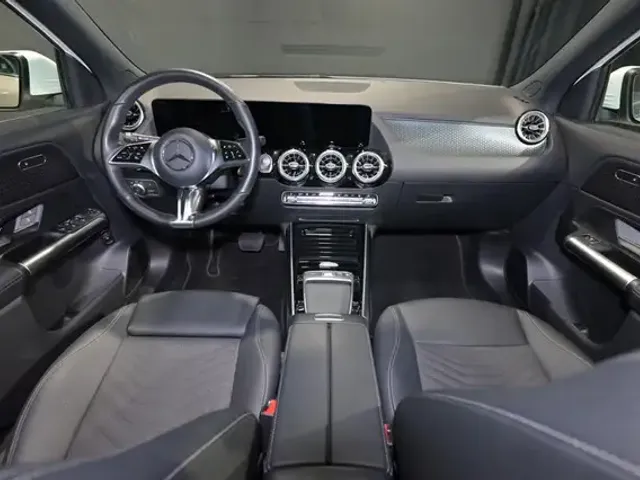 Mercedes-Benz EQA 300