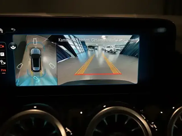 Mercedes-Benz EQA 300