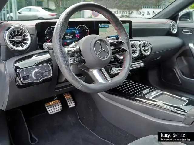 Mercedes-Benz CLA 180