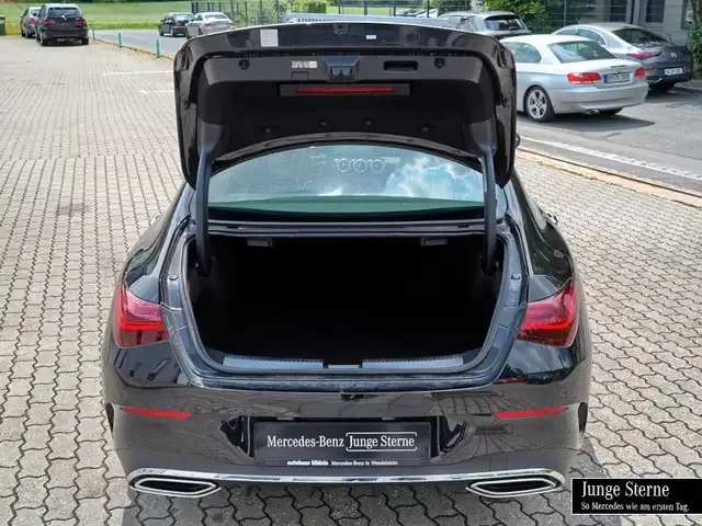 Mercedes-Benz CLA 180