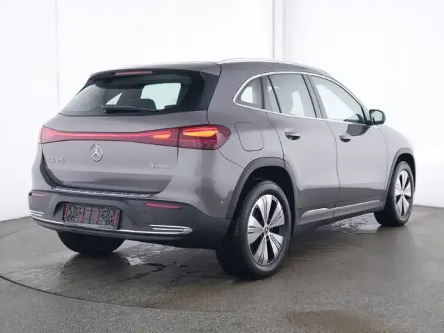 Mercedes-Benz EQA 300