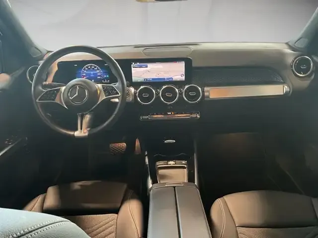 Mercedes-Benz GLB 200