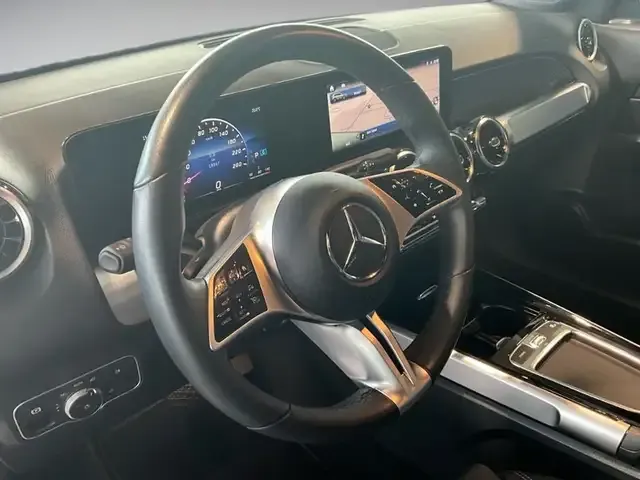 Mercedes-Benz GLB 200