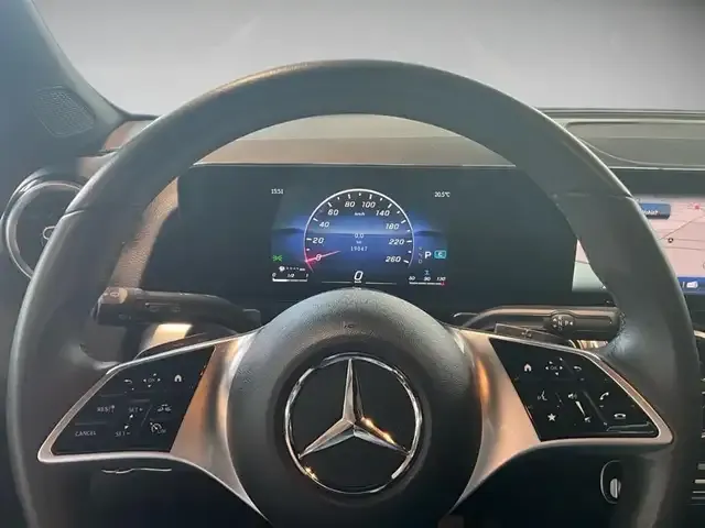 Mercedes-Benz GLB 200