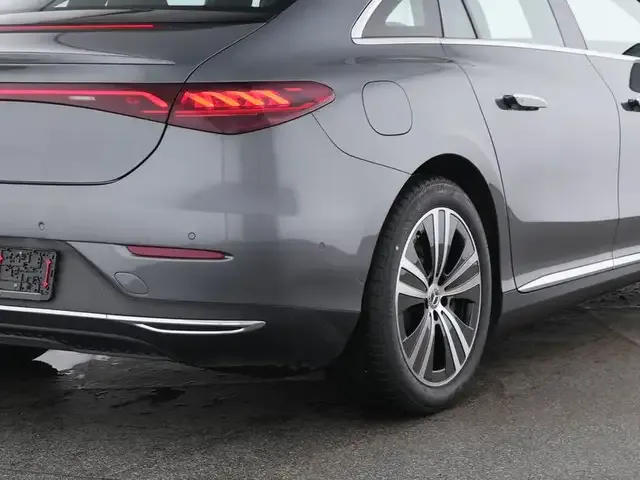 Mercedes-Benz EQE 300