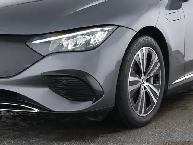 Mercedes-Benz EQE 300