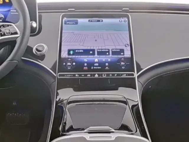 Mercedes-Benz EQE 300