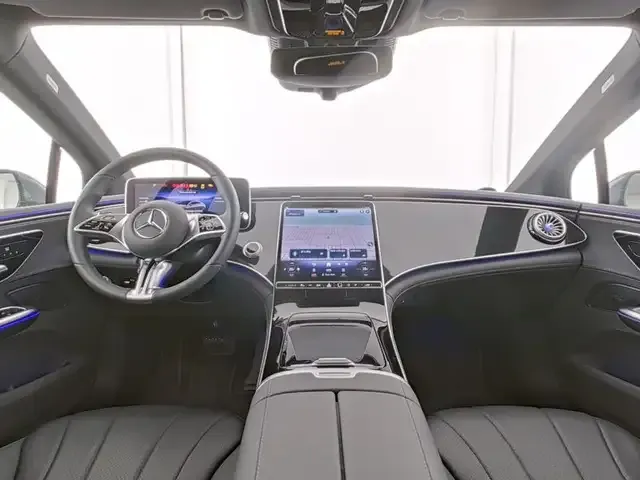 Mercedes-Benz EQE 300