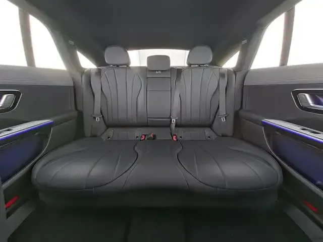 Mercedes-Benz EQE 300