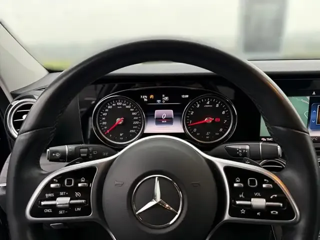Mercedes-Benz E 200