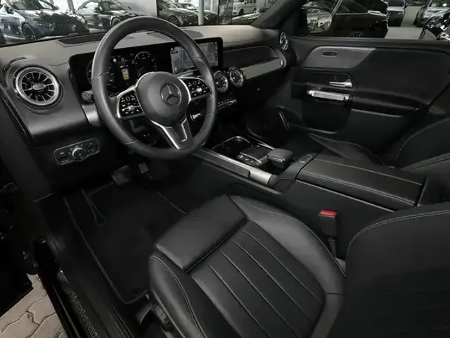 Mercedes-Benz GLB 180
