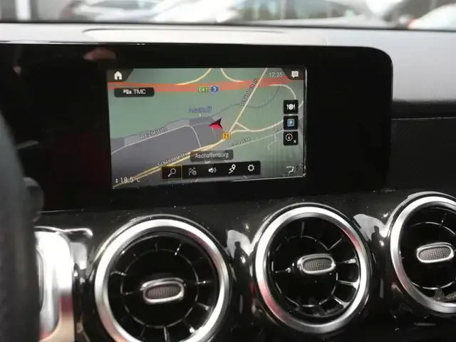 Mercedes-Benz GLB 250