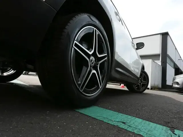 Mercedes-Benz GLB 250