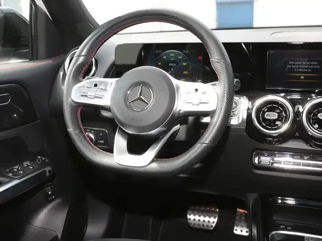 Mercedes-Benz GLB 250