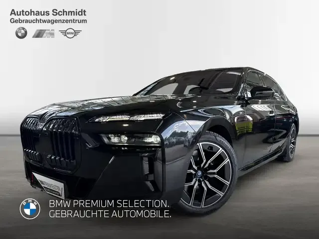 BMW i7