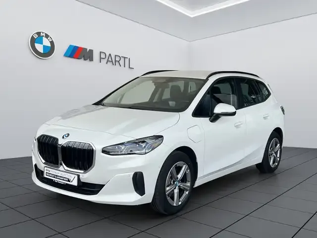 BMW 225