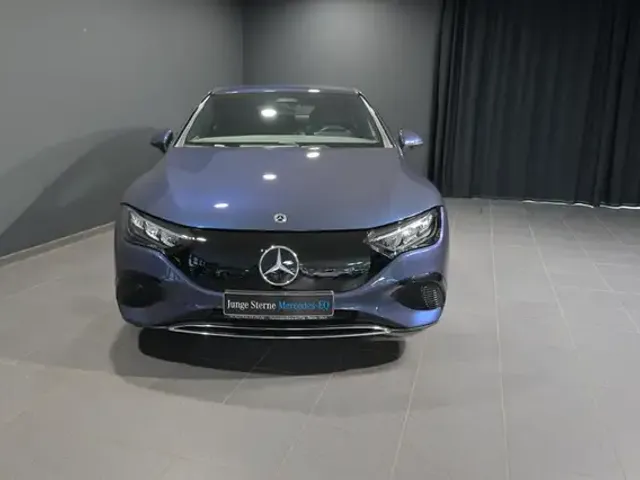 Mercedes-Benz EQE 300
