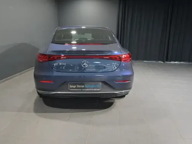 Mercedes-Benz EQE 300