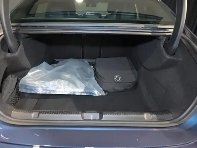 Mercedes-Benz EQE 300