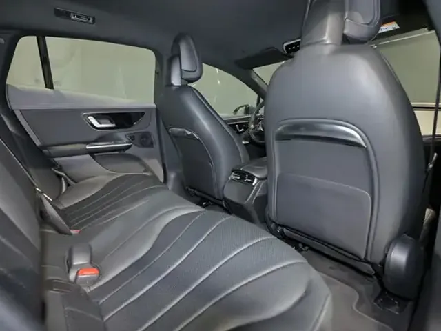 Mercedes-Benz EQE 300