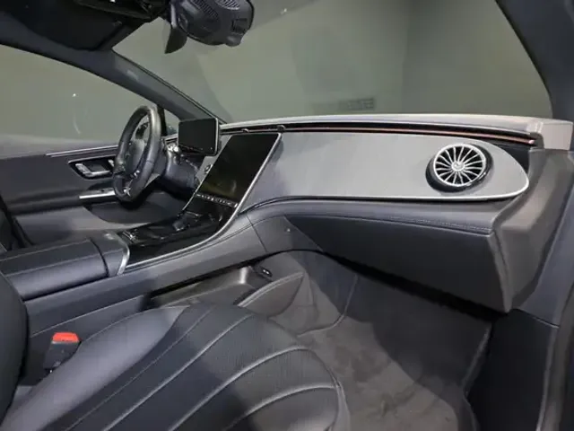 Mercedes-Benz EQE 300