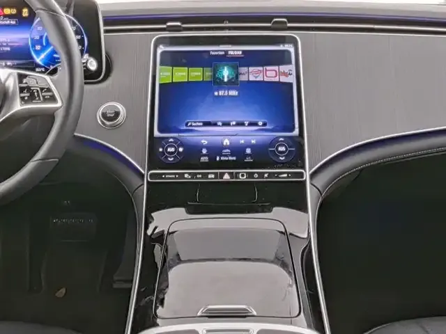 Mercedes-Benz EQE 300