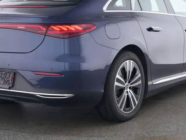 Mercedes-Benz EQE 300
