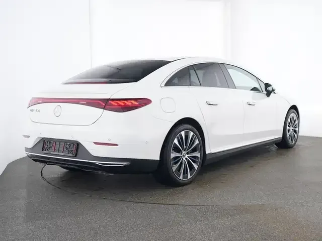 Mercedes-Benz EQE 300