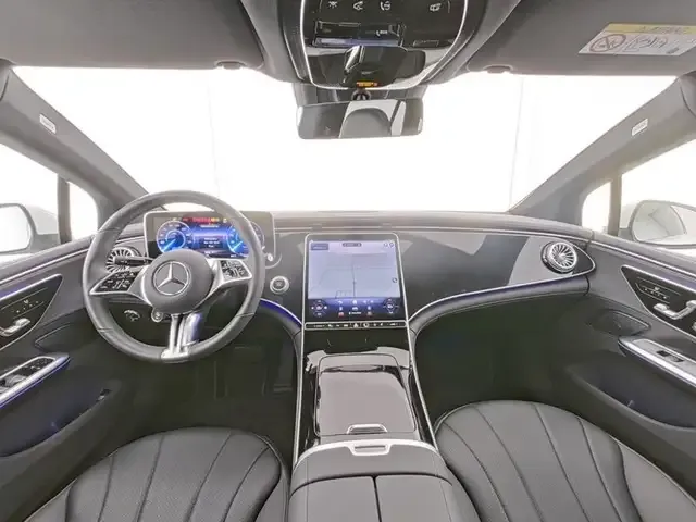 Mercedes-Benz EQE 300