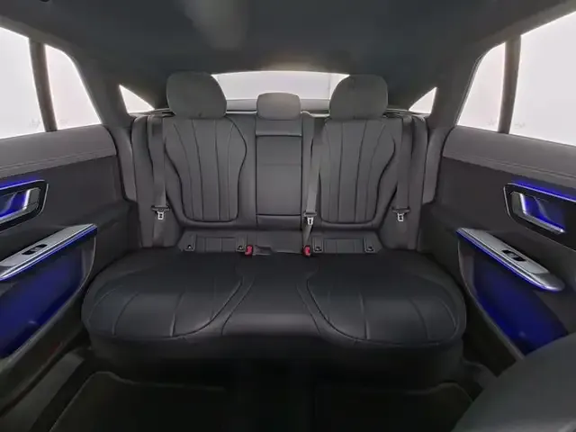 Mercedes-Benz EQE 300