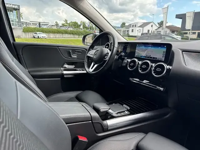 Mercedes-Benz B 200