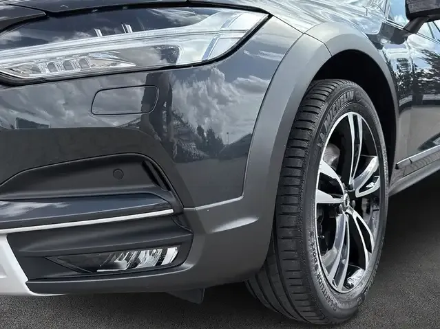 Volvo V90 Cross Country