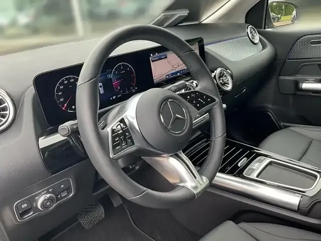 Mercedes-Benz B 220