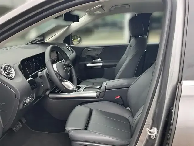 Mercedes-Benz B 220
