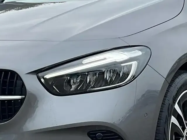 Mercedes-Benz B 220