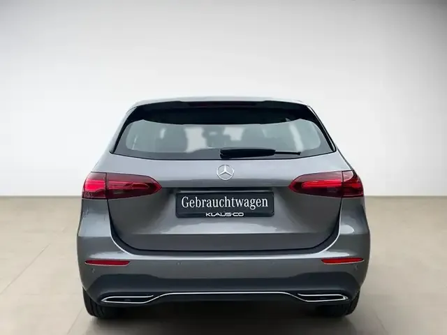 Mercedes-Benz B 220