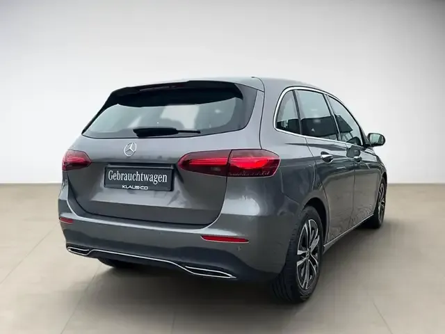 Mercedes-Benz B 220