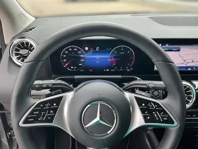 Mercedes-Benz B 220