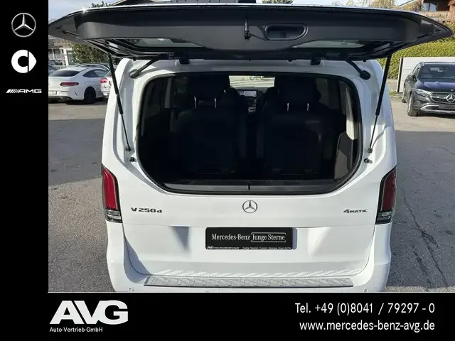 Mercedes-Benz V 250