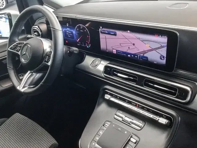 Mercedes-Benz V 220