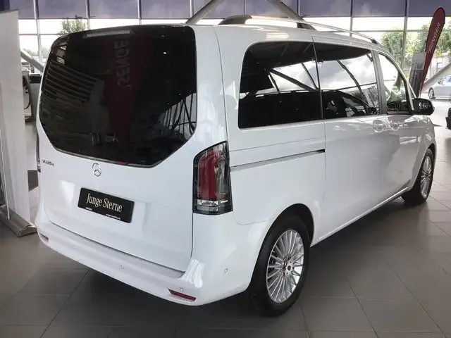 Mercedes-Benz V 220