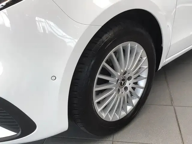 Mercedes-Benz V 220