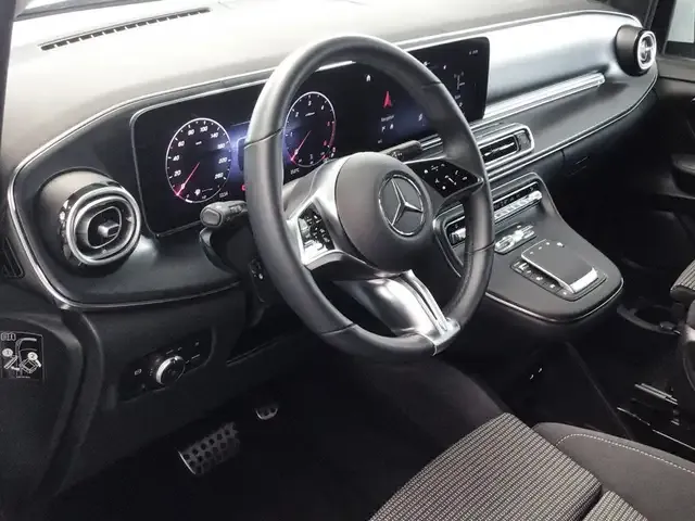 Mercedes-Benz V 220