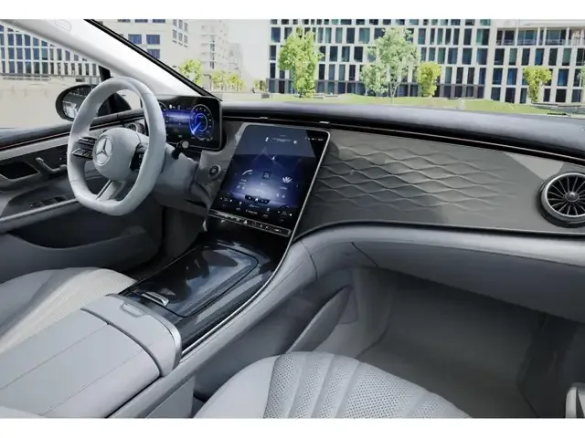 Mercedes-Benz EQE 300