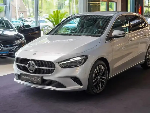 Mercedes-Benz B 180